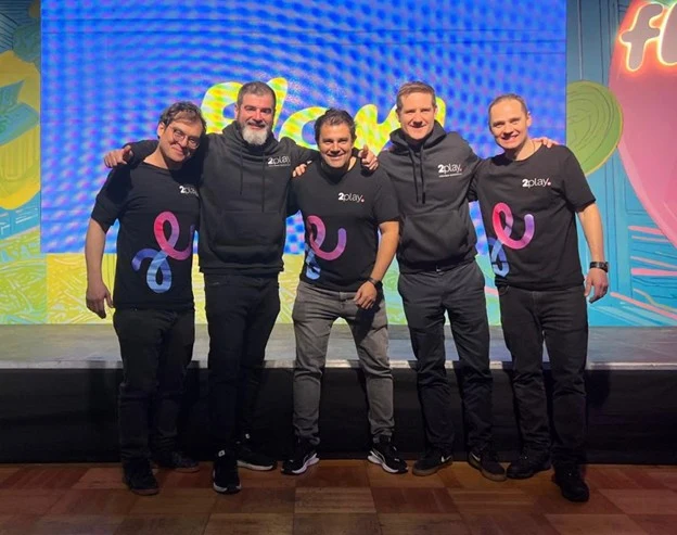 Equipo de 2play
