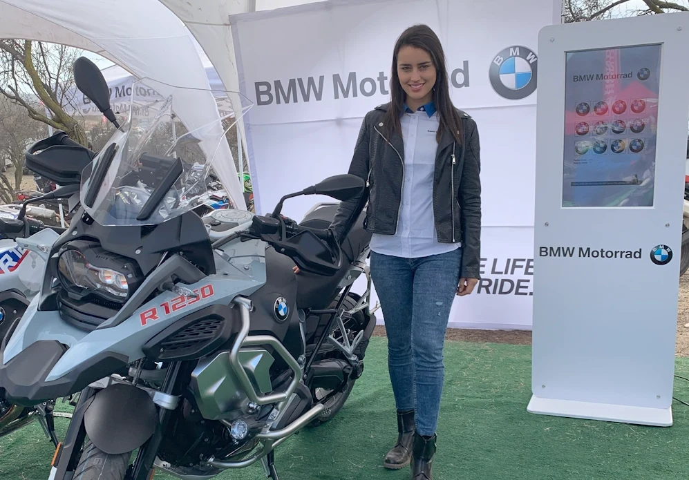 Juego Memorice digital instalado en una activación de BMW Motorrad