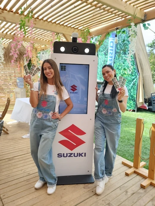 Tótem fotográfico personalizado para Suzuki