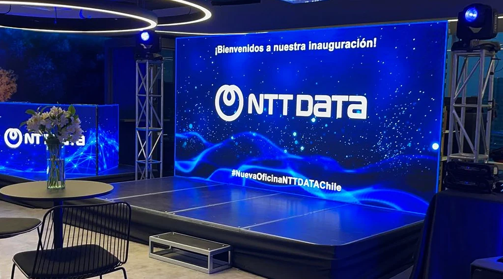 Pantalla LED instalada para NTT Data